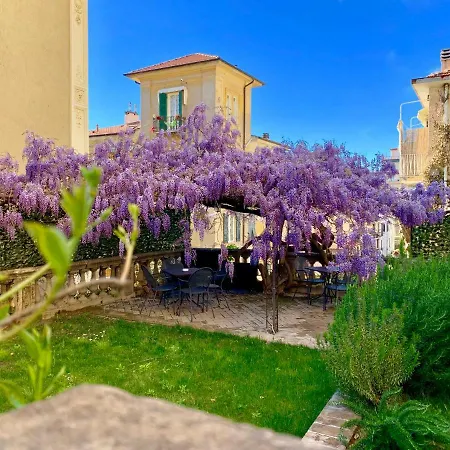 Cernaia Pensionat 2*